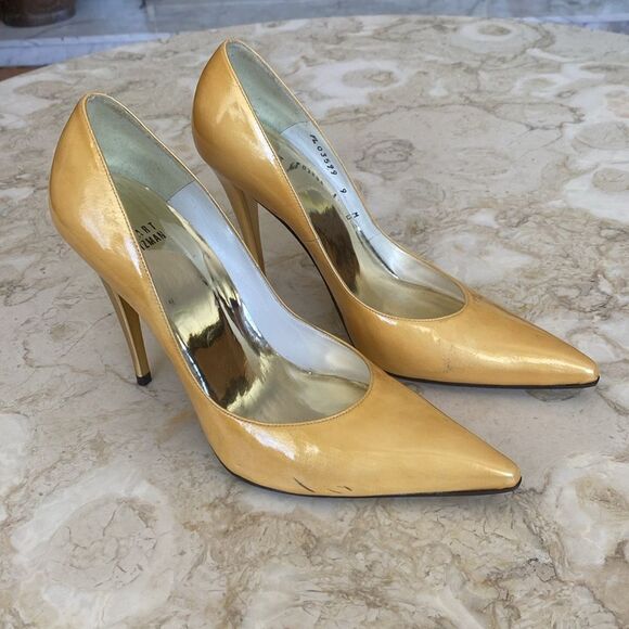 Stuart Weitzman Pumps Yellow Patent & Gold Heels - Picture 4 of 15